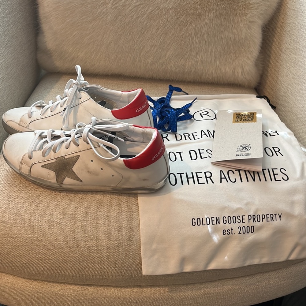 Like new. Goldens Goose with dust bag. Size 37euro/7 US